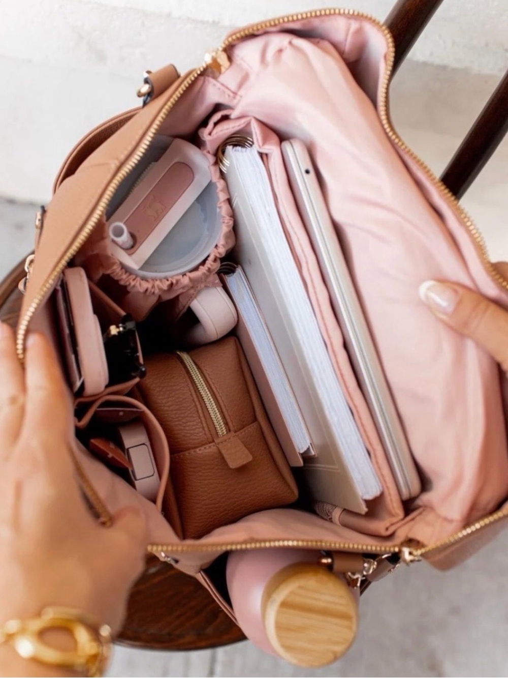 Poppy & Peonies Commuter Backpack Crossbody Bag Mocha Mousse - Picture 2 of 5